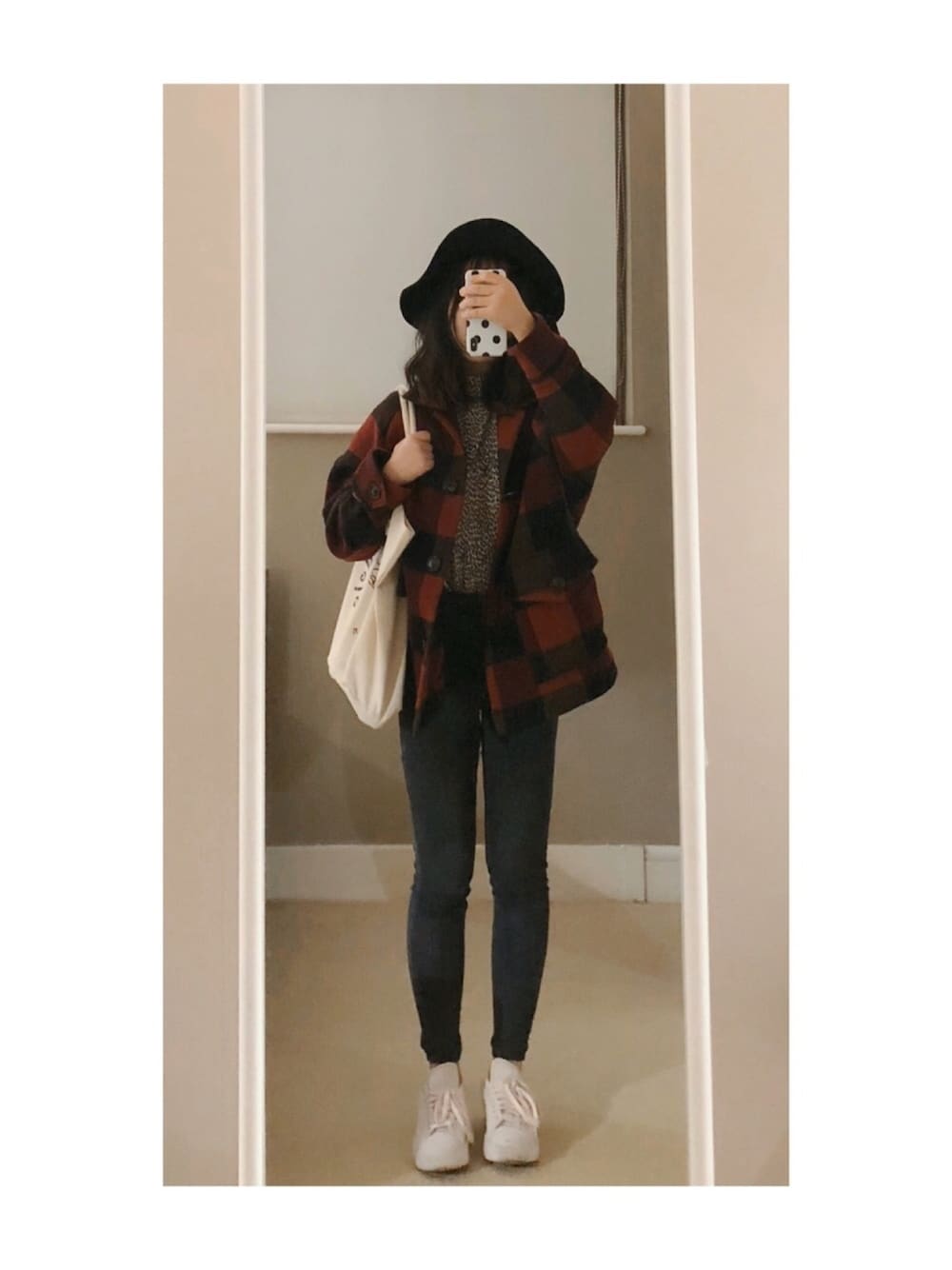 「帽子、秋冬コーデ、sessun、adidas originals」｜「Sessunのアイテム（ジャケット/アウター、レッド系）」を使った、sen'sさん（レディース・155cm）の秋コーディネートの1枚目の写真