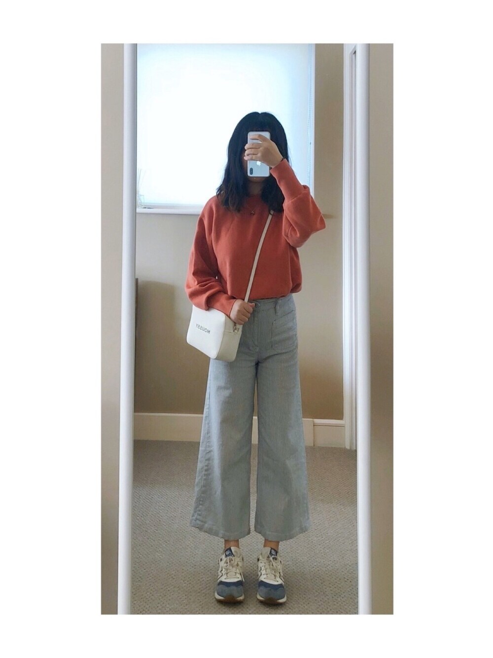 「moussy」｜「J.CREWのアイテム（デニムパンツ、ブルー系）」を使った、sen'sさん（レディース・155cm）の秋コーディネートの1枚目の写真