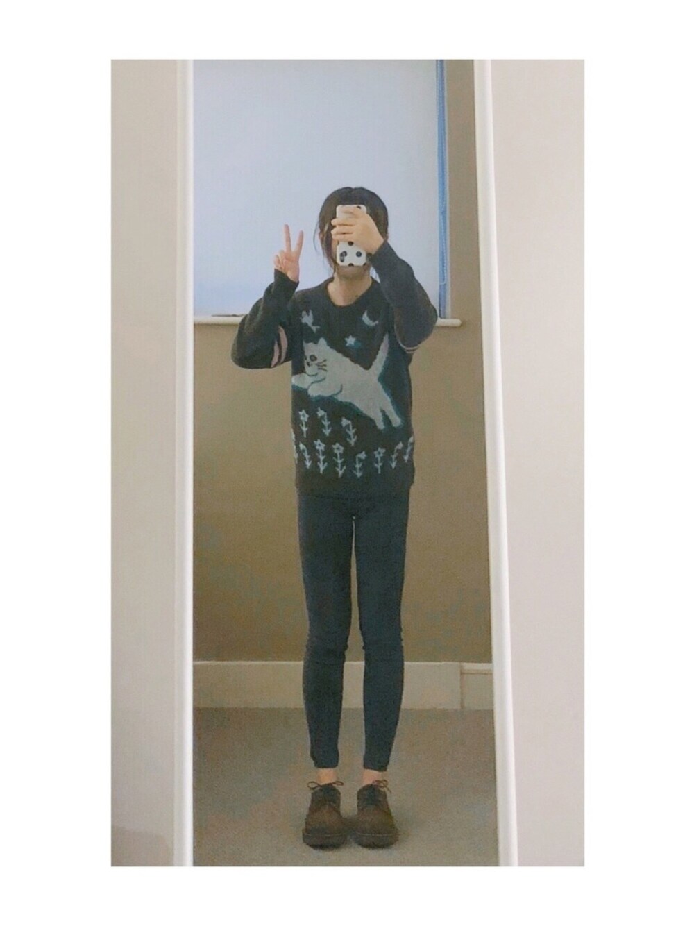 「セーター、TOPSHOP」｜「TOPSHOPのTopshop TALL Black Joni Jeans（デニムパンツ、ブラック系）」を使った、sen'sさん（レディース・155cm）の春コーディネートの1枚目の写真