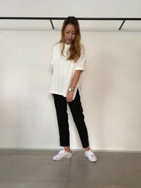 「Guess（ゲス）のアイテム（スニーカー）」を使った、みずきさん（レディース・168cm）の春コーディネート