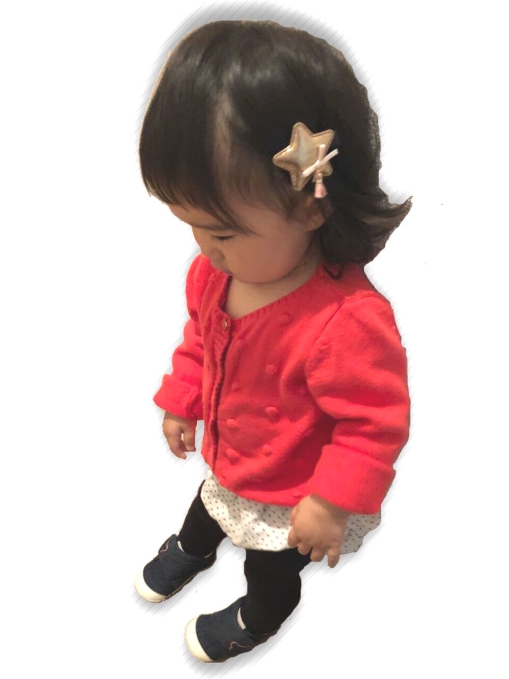 「キッズファッション、女の子コーデ、1歳、1歳7ヶ月、カーディガン、ドット、女の子」｜「TOMMY HILFIGERのアイテム（カーディガン/ボレロ、レッド系）」を使った、hazuyuuさん（キッズ・80cm）の春コーディネートの1枚目の写真
