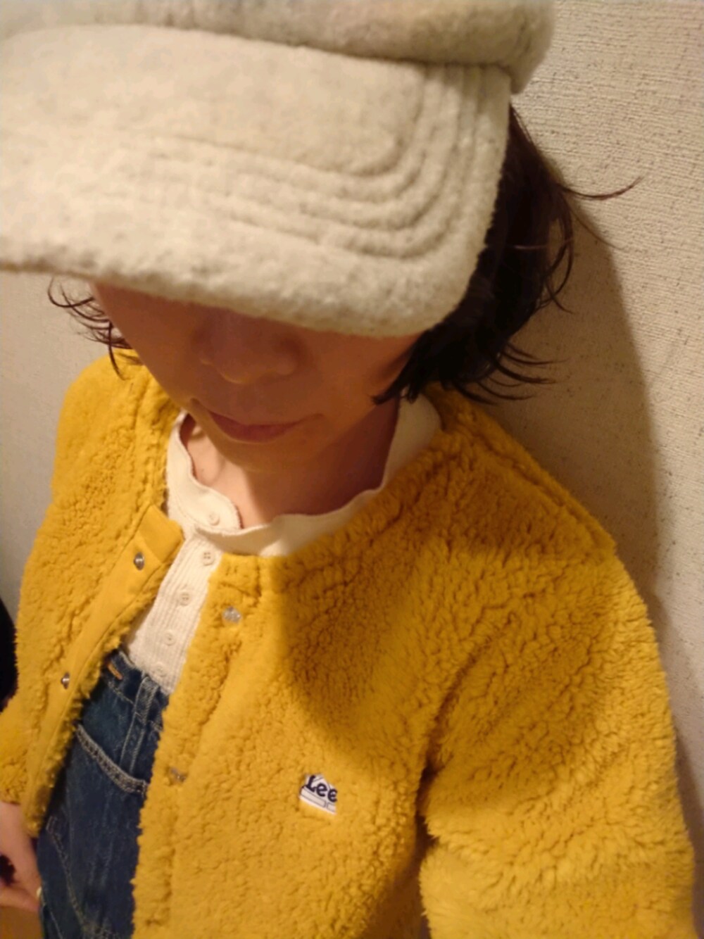 「休日スタイル、ボアジャケット、今日のコーデ、デニム」｜「Leeのアイテム（ノーカラージャケット、イエロー系）」を使った、saraさん（レディース・157cm）の冬コーディネートの1枚目の写真