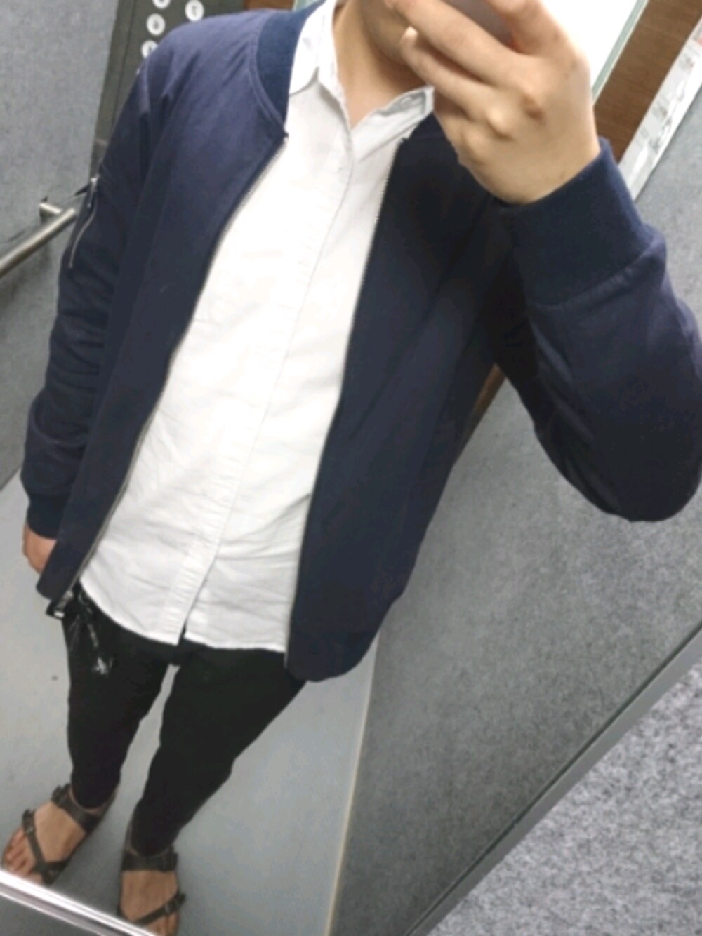 「サンダル、MA-1」｜「JOKERの麻混MA-1ジャケット ブルゾン リネン（MA-1、ブルー系）」を使った、Meさん（メンズ・170cm）の春コーディネートの1枚目の写真