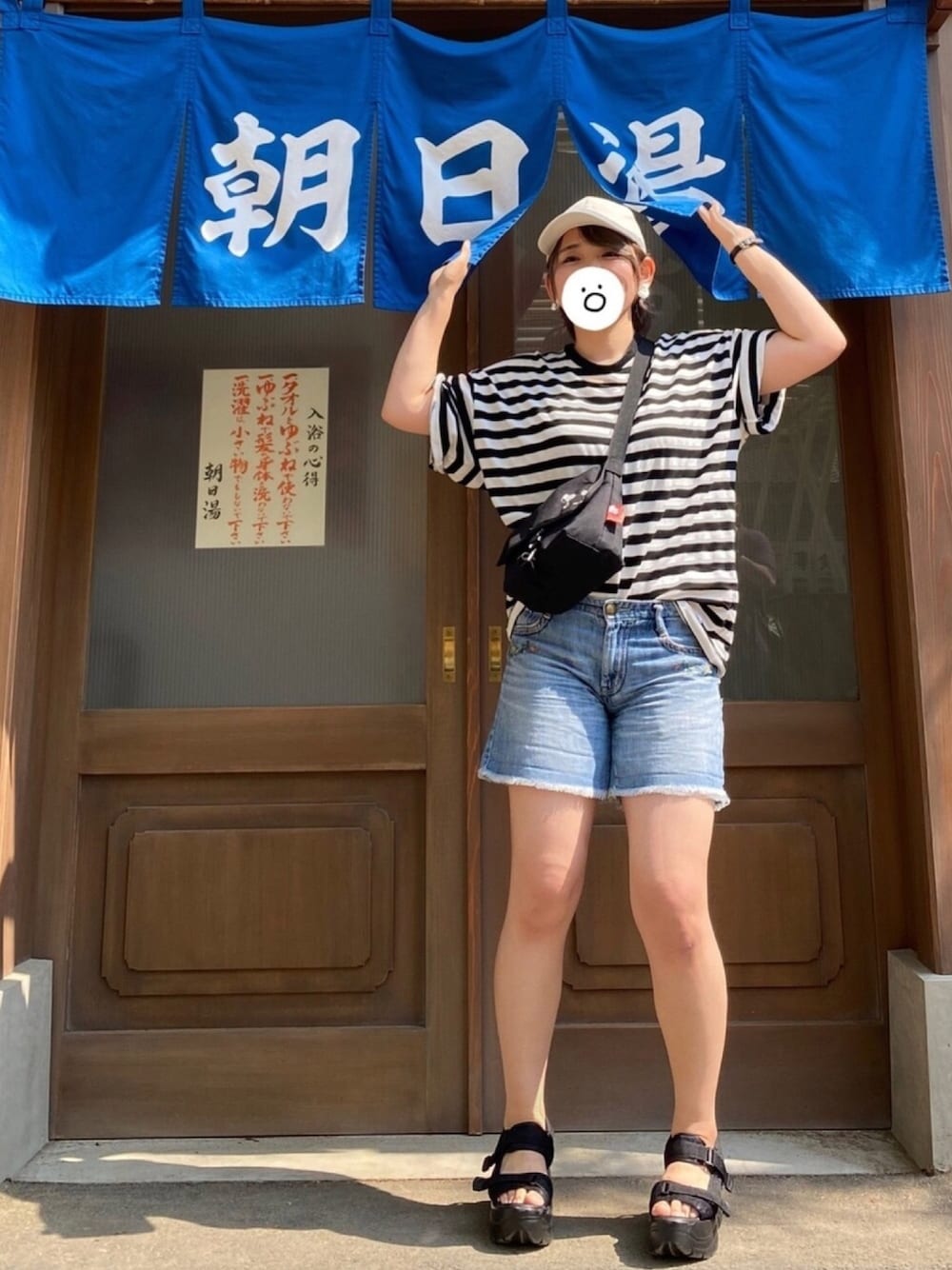 「白黒コーデ、白黒ボーダー、おさがりコーデ、おさがり」｜「3coinsのアイテム（キャップ、ホワイト系）」を使った、ぽむまめこさん（レディース・155cm）の夏コーディネートの1枚目の写真
