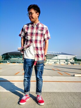 「TYPE BLUE（タイプブルー）のアイテム（デニムパンツ）」を使った、松下晋弥さん（メンズ・168cm）の春コーディネート