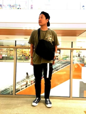 「Samsonite Red（サムソナイトレッド）のアイテム」を使った、松下晋弥さん（メンズ・168cm）の夏コーディネート