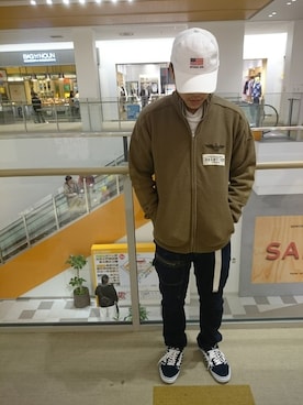 「TYPE BLUE（タイプブルー）のアイテム（パンツ）」を使った、松下晋弥さん（メンズ・168cm）の冬コーディネート