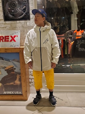 「AVIREX（アヴィレックス）のアイテム（サンダル）」を使った、松下晋弥さん（メンズ・168cm）の春コーディネート