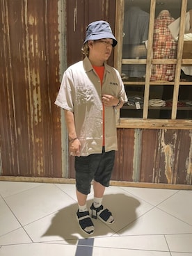 「AVIREX（アヴィレックス）のアイテム（サンダル）」を使った、松下晋弥さん（メンズ・168cm）の春コーディネート