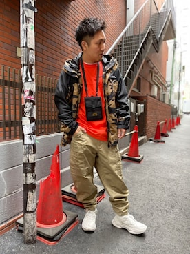 「AVIREX（アヴィレックス）のアイテム（マウンテンパーカー）」を使った、toshioさん（メンズ・169cm）の春コーディネート