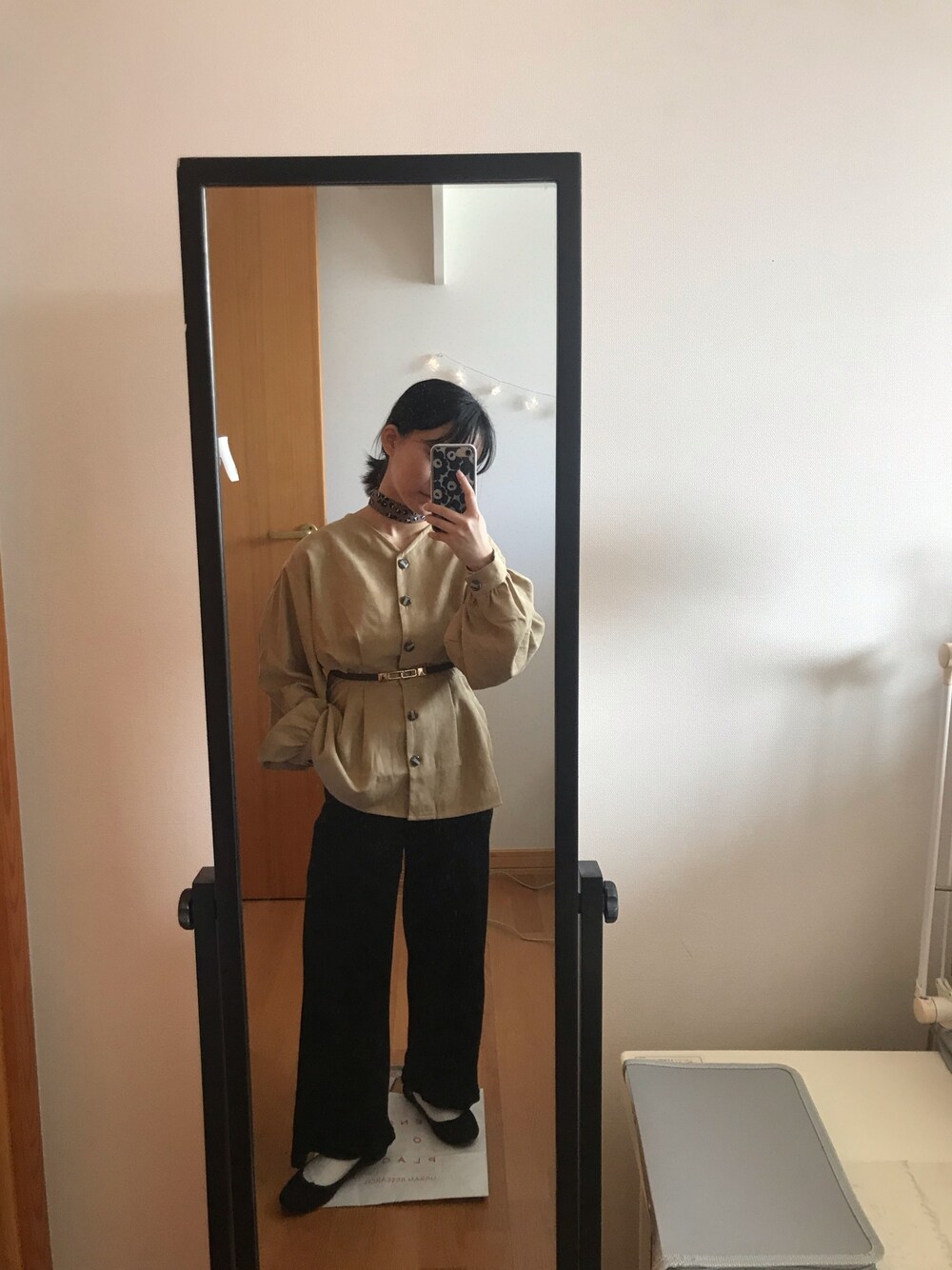 「GUのアイテム（パンツ、ブラック系）」を使った、Rさん（レディース・145cm）の春コーディネートの1枚目の写真