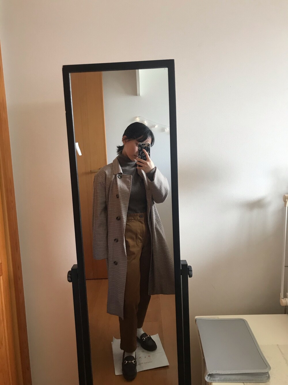 「AMERICAN HOLICの10col.もちもちリブタートルネックプルオーバー＊（ニット/セーター、ブラウン系）」を使った、Rさん（レディース・145cm）の春コーディネートの1枚目の写真