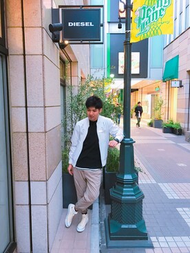 「アイテム（ナイロンジャケット、ホワイト系）」を使った、KANさん（メンズ・175cm）の春コーディネート