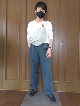 「タックイン」｜「アイテム（メッセンジャーバッグ）」を使った、yuyaさん（メンズ・170cm）の春コーディネート