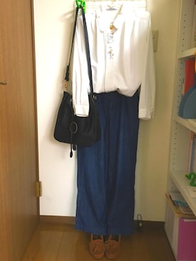 「昔のバッグの親が昔貰ったバッグらしいです笑（バッグ、ブラック系）」を使った、ねこみゆ🐈さん（レディース・157cm）の春コーディネート