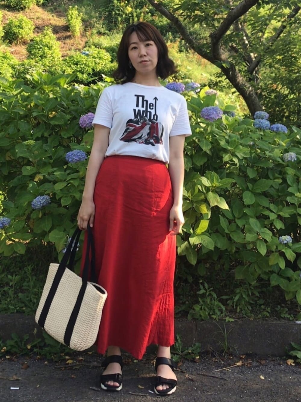 「プチプラ、プチプラコーデ、大人カジュアル、GU、OZOC、Avail、ロゴT、ロックT、赤、夏コーデ」｜「Availのアイテム（かごバッグ、ベージュ系）」を使った、maiさん（レディース・164cm）の春コーディネートの1枚目の写真