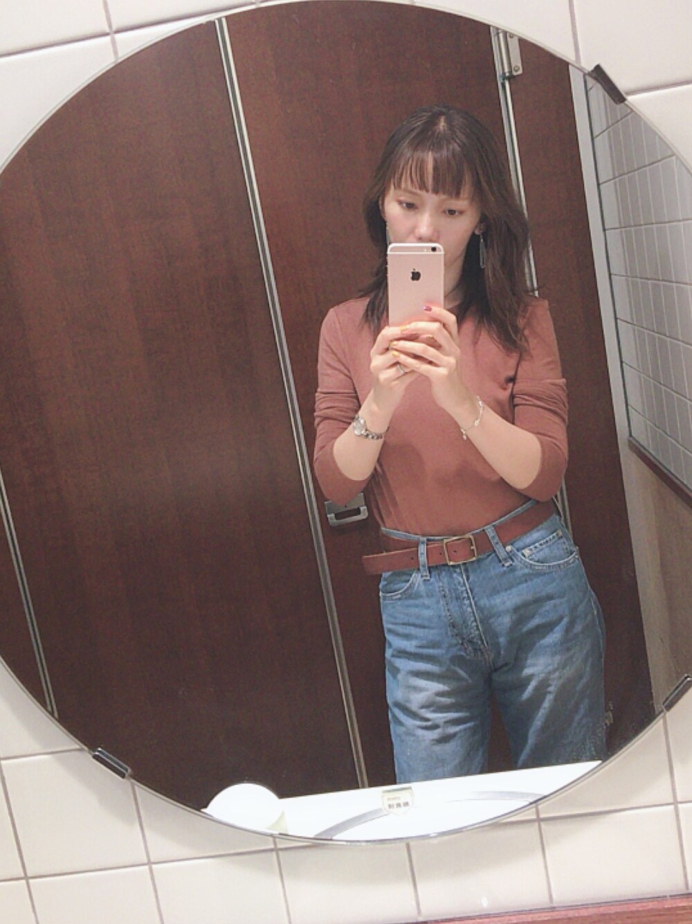 「FOREVER 21のアイテム（ニット/セーター、ブラウン系）」を使った、イェンさん（レディース・164cm）の秋コーディネートの1枚目の写真