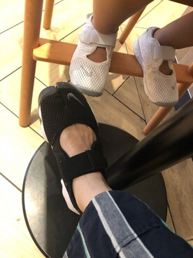 「NIKE（ナイキ）のナイキ リフト ベビーシューズ / Nike Little Rift Baby/Toddler Shoes 317415-111 White（スニーカー、ホワイト系）」を使った、MAIKAさん（キッズ・100cm）の夏コーディネート