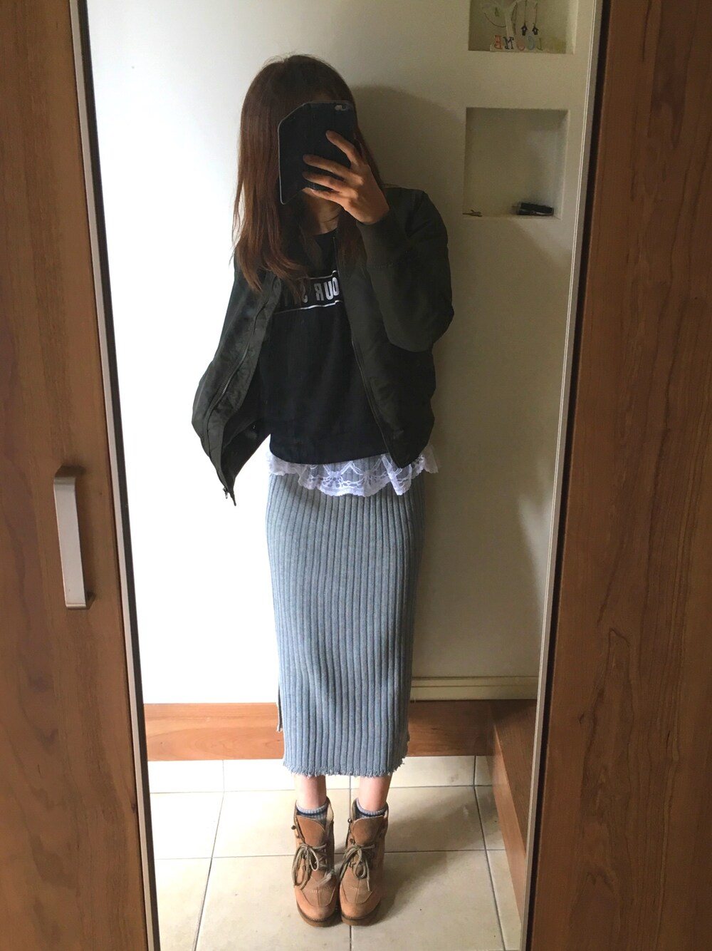 「プチプラ、ママコーデ、エムエーワン、MA-1、リブスカート、フリンジ、スカート、甘辛mix、UNIQLO」｜「UNIQLOのアイテム（MA-1、グリーン系）」を使った、はらぺこあおむしさん（レディース・157cm）の秋コーディネートの1枚目の写真
