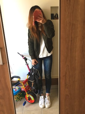 「Ungrid（アングリッド）のインディゴフレイドヘムストスリ（デニムパンツ）」を使った、はらぺこあおむしさん（レディース・157cm）の冬コーディネート