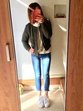 「Ungrid（アングリッド）のインディゴフレイドヘムストスリ（デニムパンツ）」を使った、はらぺこあおむしさん（レディース・157cm）の春コーディネート