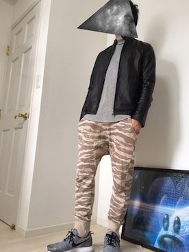「Champion（チャンピオン）のアイテム（ニット/セーター）」を使った、わらびさん（メンズ・173cm）の冬コーディネート