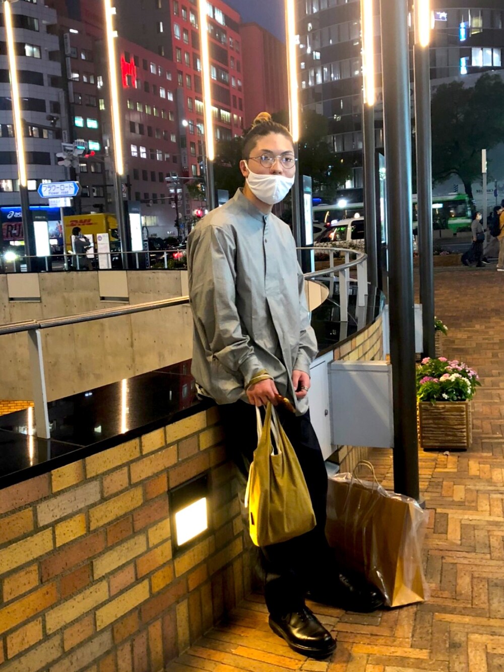 「お洒落さんとつながりたい、秋服準備はじめました、秋のコーデ、中国風、シンプルコーデ」｜「ANITYAのアイテム（シャツ/ブラウス、グレー系）」を使った、Sさん（メンズ・173cm）の秋コーディネートの1枚目の写真