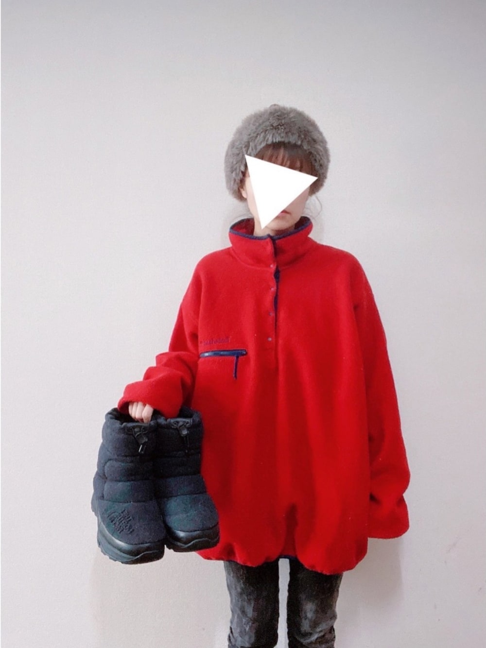 「ヘアバンド、フリース、古着MIX、ビックシルエット、黒スキニー、ヌプシ、THE NORTH FACE、ママコーデ、ハイネック、アウトドアスタイル」｜「BEAMS BOYのCableami×BEAMS BOY / ファー ヘアバンド 16AW（ヘアバンド、ブルー系）」を使った、chocomintさん（レディース・154cm）の冬コーディネートの1枚目の写真