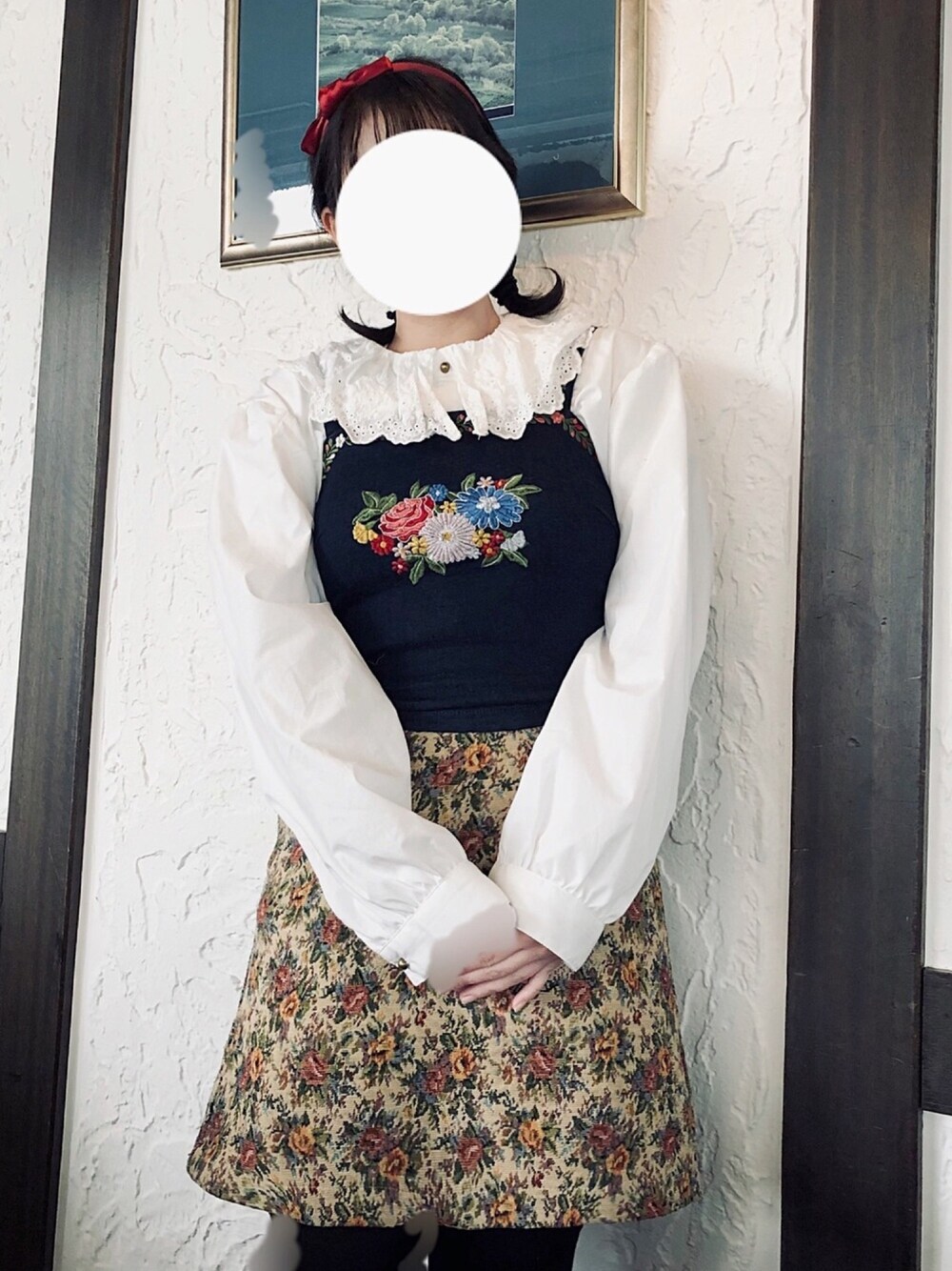 「プチプラ、スカート、レトロ、休日コーデ、ゴブランスカート、春コーデ、おしゃれさんと繋がりたい、ブラウス、ビスチェ、カチューシャ」｜「WEGOのアイテム（トップス、ブルー系）」を使った、𝙼𝚒𝚘𝚗𝚊𝚗𝚘さん（レディース・154cm）の冬コーディネートの1枚目の写真