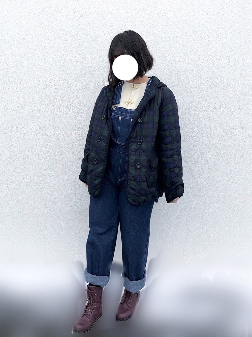 「休日スタイル、プチプラ、きれいめカジュアル、ブーツ、おしゃれさんと繋がりたい、チャイナシャツ、オーバーオール、サロペット、シャツスタイル」｜「SpRayのアイテム（サロペット/オーバーオール、ブルー系）」を使った、𝙼𝚒𝚘𝚗𝚊𝚗𝚘さん（レディース・154cm）の春コーディネートの1枚目の写真
