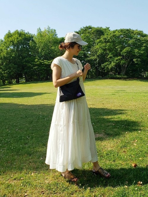 STYLEDOORSTYLEDOORさんのワンピース「エンブロイダリーレースティアードドレス(Emma Taylor|エマテイラー)」を使ったコーディネート