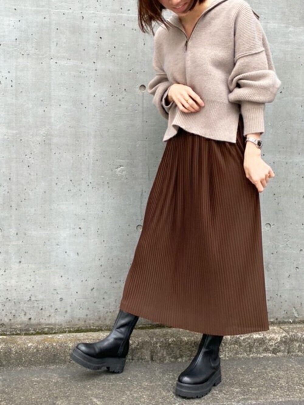 「ブーツ、ブラック、きれいめコーディネート、サイドゴア、ootd、シエナ、トラックソール、Ciena、styledoor」｜「CIENAのサイドゴアトラックソールブーツ（ブーツ、ブラック系）」を使った、STYLEDOORさん（レディース・160cm）の秋コーディネートの1枚目の写真