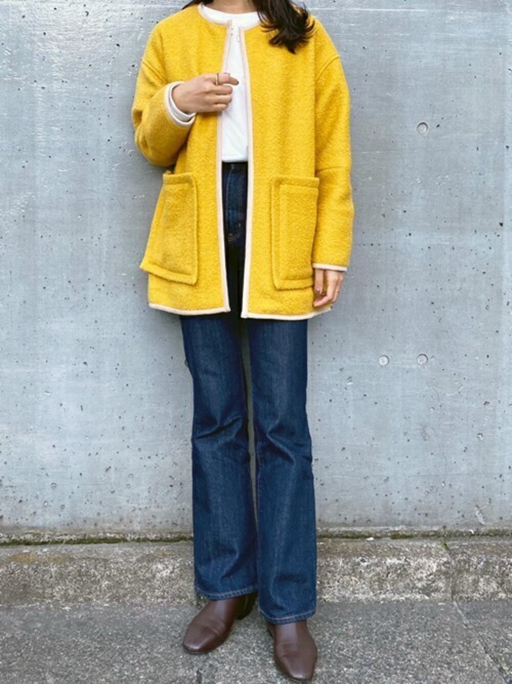 「コート、アウター、きれいめコーディネート、マスタード、ショートコート、パイピング、ootd、エマテイラー、Emmataylor、styledoor」｜「Emma Taylorのパイピングショートコート（ノーカラーコート、イエロー系）」を使った、STYLEDOORさん（レディース・163cm）の秋コーディネートの1枚目の写真