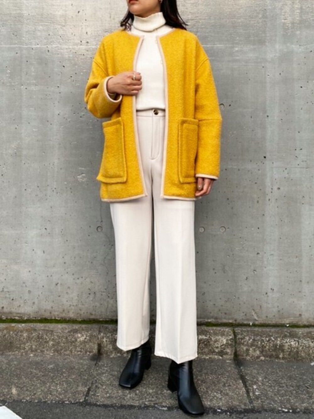 「きれいめコーディネート、ノーカラーコート、マスタード、ショートコート、パイピング、ootd、オトナ女子、Emmataylor、styledoor」｜「Emma Taylorのパイピングショートコート（ノーカラーコート、イエロー系）」を使った、STYLEDOORさん（レディース・163cm）の秋コーディネートの1枚目の写真