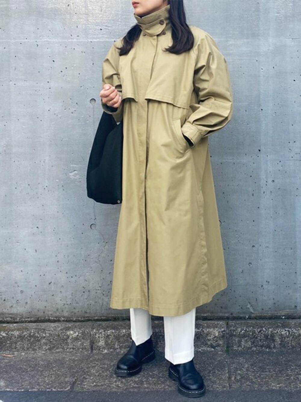 「ステンカラーコート、きれいめコーディネート、シャンブレー、カーキ、ステンカラー、ootd、エマテイラー、Emmataylor、styledoor、スタイルドア」｜「Emma Taylorのシャンブレーステンカラーコート（ステンカラーコート、グリーン系）」を使った、STYLEDOORさん（レディース・165cm）の冬コーディネートの1枚目の写真