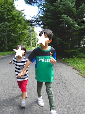 「アイテム（Tシャツ/カットソー、ブルー系）」を使った、ぶちゃぶちゃさん（キッズ・110cm）の春コーディネート
