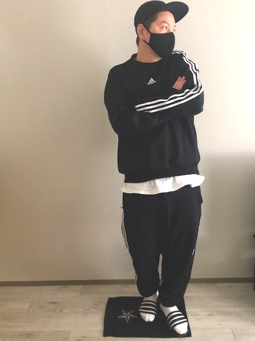 Adidas アディダス のサンダルを使ったメンズ人気ファッションコーディネート Sciaky