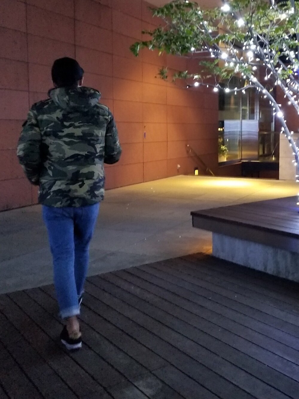 「ザラ、ZARA、迷彩、カモフラ、ダウンジャケット、ロールアップ、ナイキ、コルク」｜「ZARAのアイテム（ジャケット/アウター、グリーン系）」を使った、KENFINITY 70さん（メンズ・180cm）の冬コーディネートの1枚目の写真