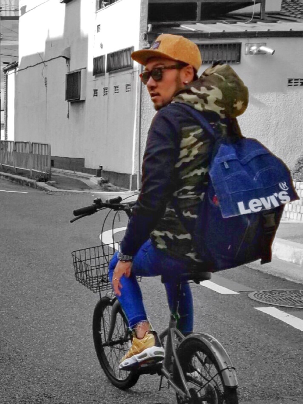 「Levi'sの【Levi's/リーバイス】バックパック/リュック（バックパック/リュック、ブルー系）」を使った、KENFINITY 70さん（メンズ・180cm）の冬コーディネートの1枚目の写真