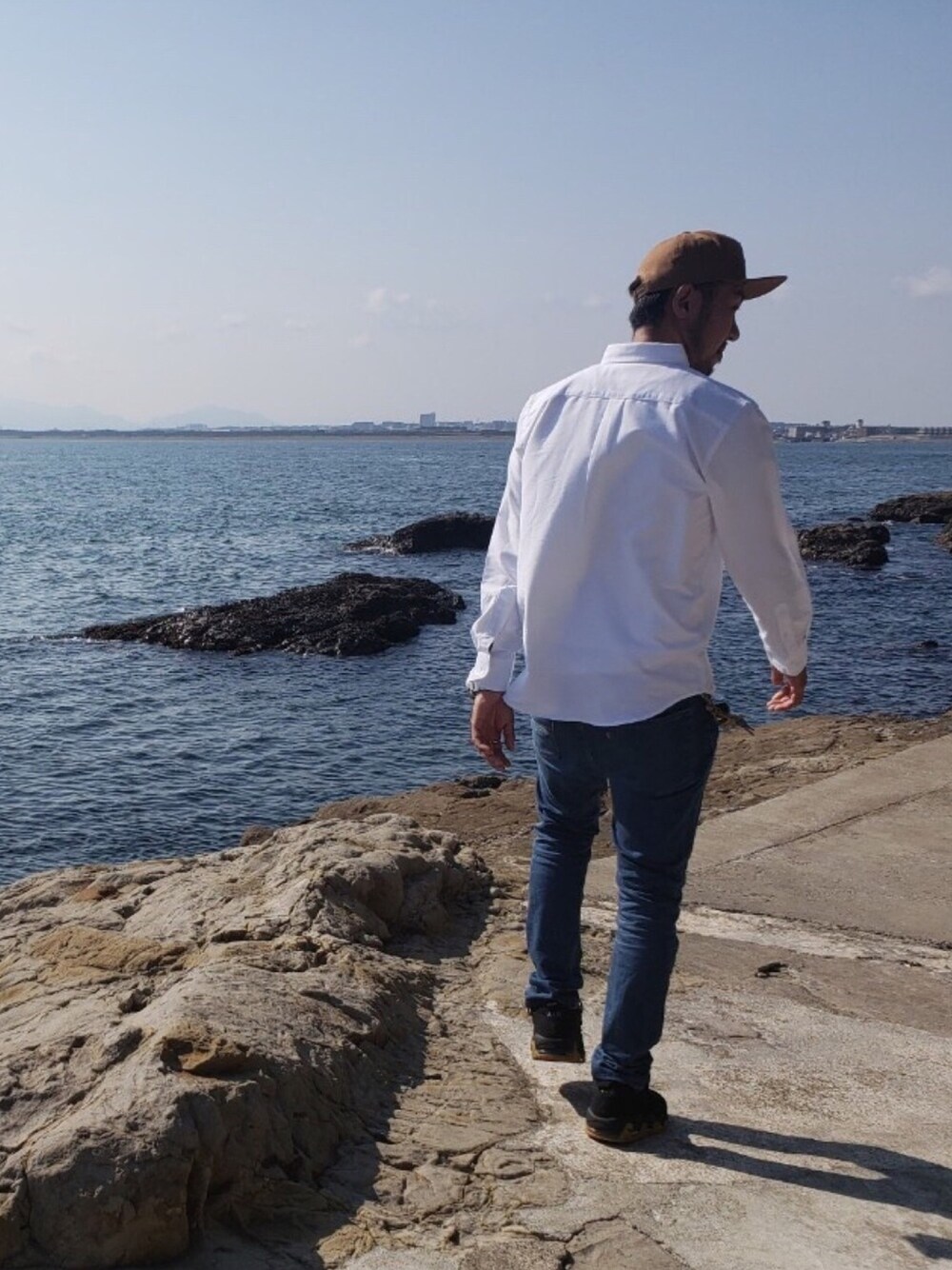 「Championの【OUTLET STORE PRICE】【Champion/チャンピオン】キャンパス ロングスリーブ ボタンダウンシャツ（シャツ/ブラウス、ホワイト系）」を使った、KENFINITY 70さん（メンズ・180cm）の冬コーディネートの1枚目の写真