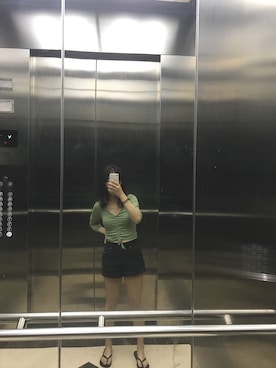 「MONKI（モンキ）のアイテム（Tシャツ/カットソー）」を使った、Hikoさん（レディース・158cm）の秋コーディネート