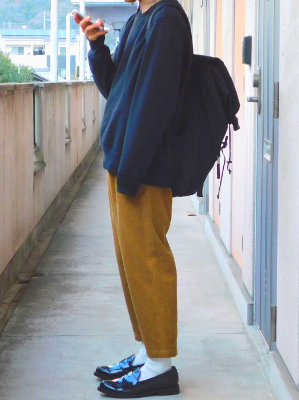 「GLOBAL WORK、SHIPS JET BLUE、GU、ゆるコーデ、おしゃれさんと繋がりたい、初売りセールで買いました2019、ローファー、コーデュロイ、シンプル、カジュアル」｜「GLOBAL WORKのローファー/801900（ローファー、ブラック系）」を使った、ギャン管さん（メンズ・165cm）の冬コーディネートの1枚目の写真