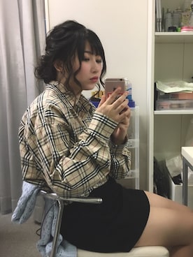 「OHOTOROのアイテム（シャツ/ブラウス、ベージュ系）」を使った、なつきさん（レディース・162cm）の冬コーディネート