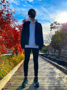 「UNIQLO（ユニクロ）のWOMEN ウルトラストレッチジーンズ（デニムパンツ）」を使った、IYさん（メンズ・175cm）の冬コーディネート