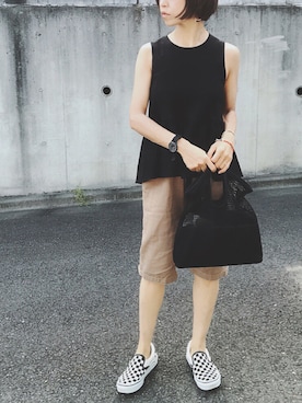 「ぺプラムトップス」｜「アイテム（スリッポン）」を使った、きゃなおさん（レディース・155cm）の夏コーディネート