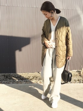 amiさんの「＜6(ROKU)＞CASHMERE WAFFLE V NECK KNIT/ﾆｯﾄ ◆」を使ったコーディネート