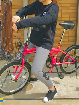 「NIKE（ナイキ）の【Nike】Sportswear Leg-A-See Tight'（その他パンツ、グレー系）」を使った、ばねさん（レディース・164cm）の春コーディネート