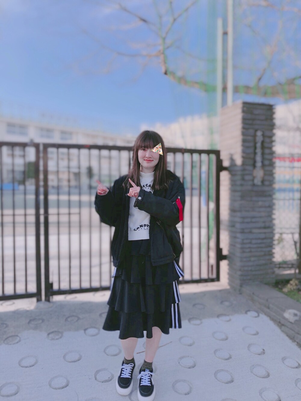 「春コーデ、スニーカー、ストリート、Candy Stripper、jouetie」｜「jouetieのアイテム（ミリタリージャケット、ブラック系）」を使った、せもさん（レディース・163cm）の春コーディネートの1枚目の写真
