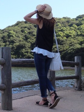 「Ungrid（アングリッド）のインディゴフレイドヘムストスリ（デニムパンツ）」を使った、ちいさん（レディース・162cm）の春コーディネート