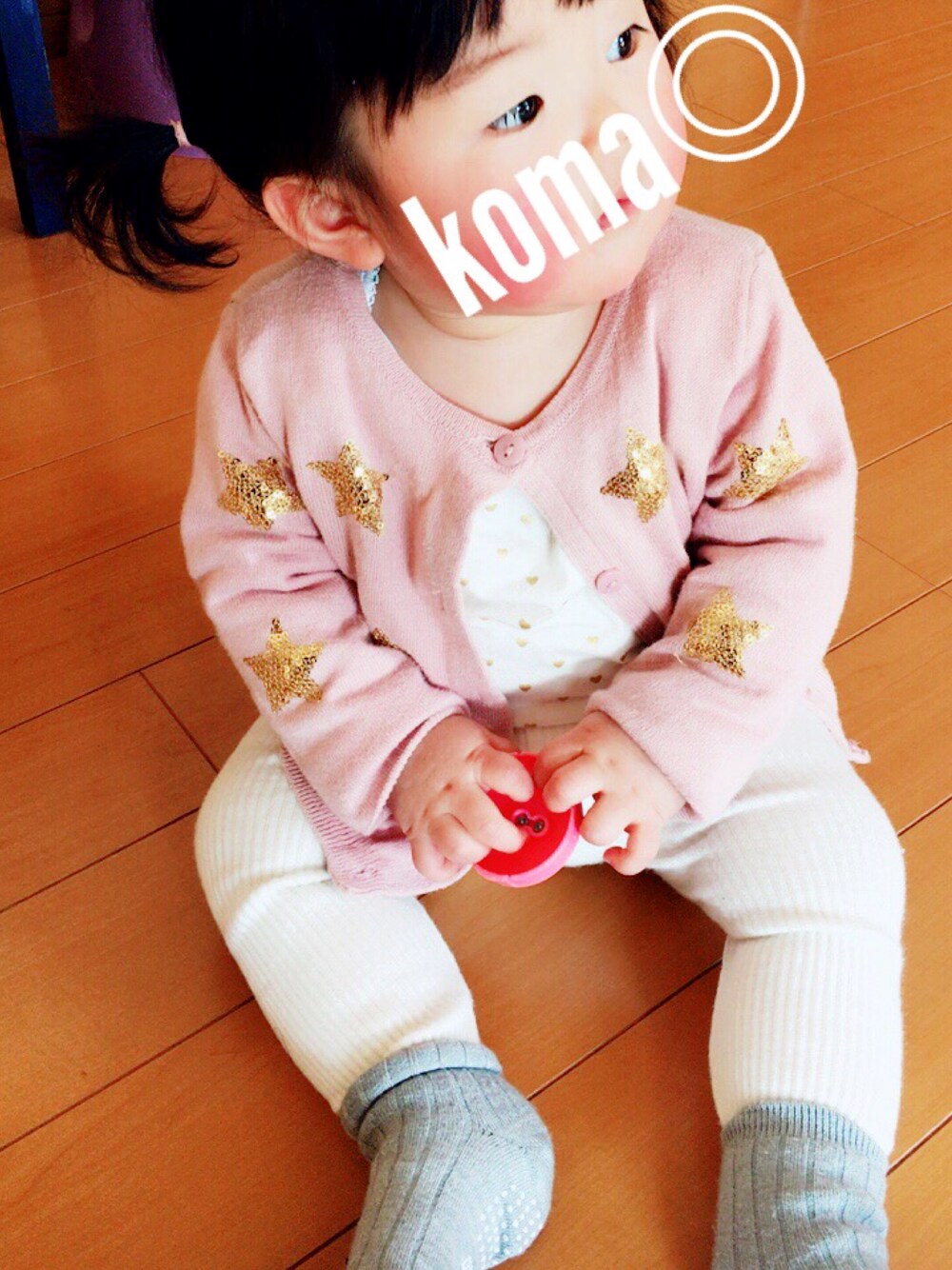 「ピンク×白、カーディガン、リブレギンス、9ヶ月、女の子、GAP、H&M」｜「H&Mのアイテム（カーディガン/ボレロ、ピンク系）」を使った、koma◎さん（キッズ・70cm）の冬コーディネートの1枚目の写真